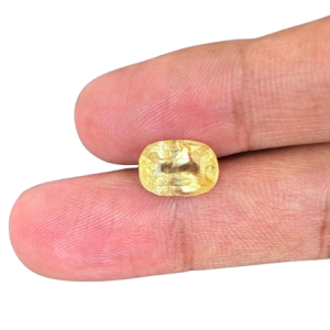 Export Quality Ceylon Yellow Sapphire (सीलोन पुखराज) 4.25 Ratti - with Lab Report
