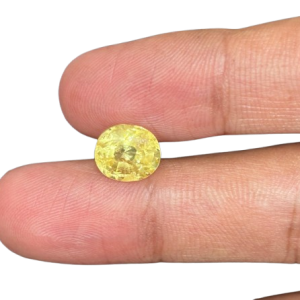 Export Quality Ceylon Yellow Sapphire (सीलोन पुखराज) 4.25 Ratti - with Lab Report